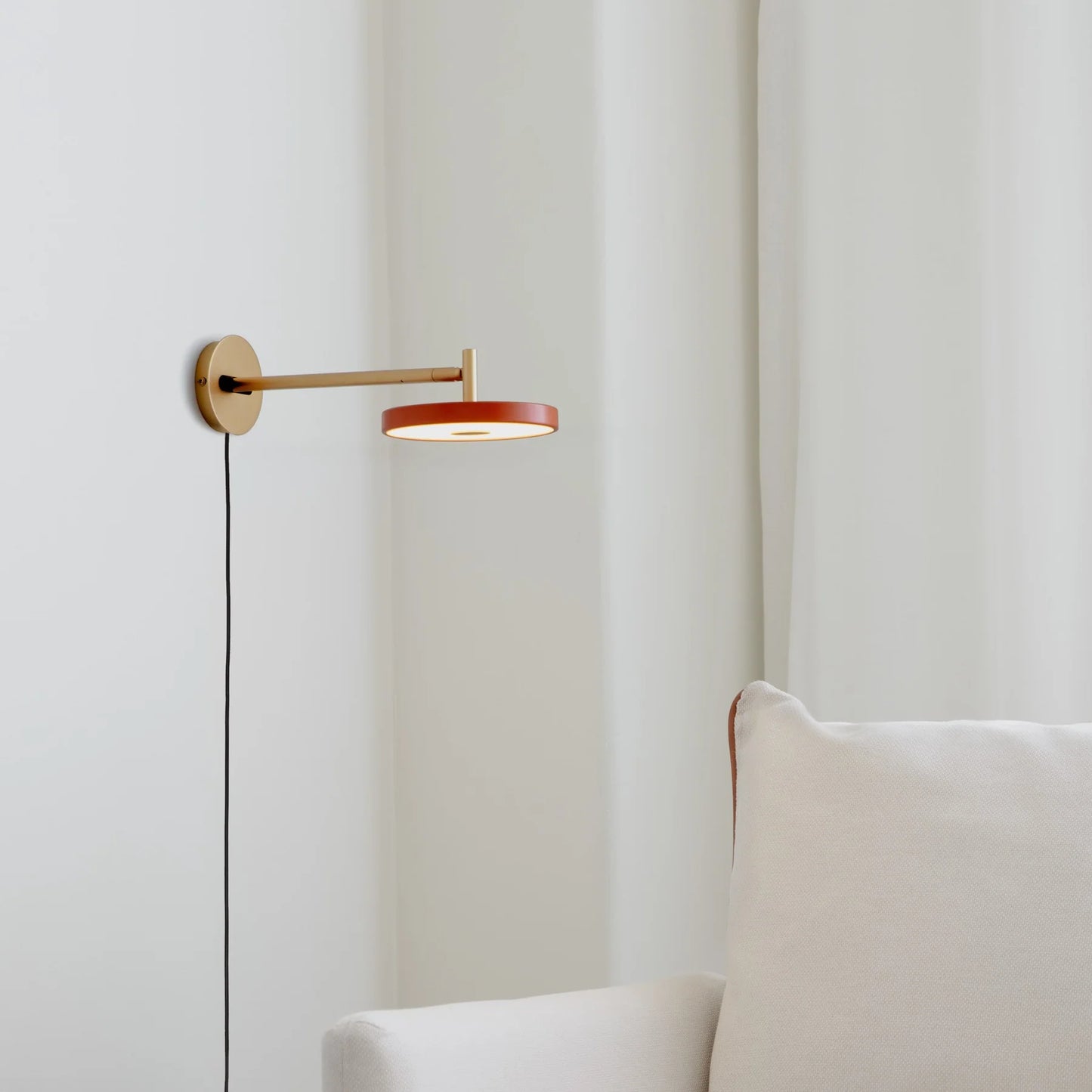 Sirra Wall Lamp